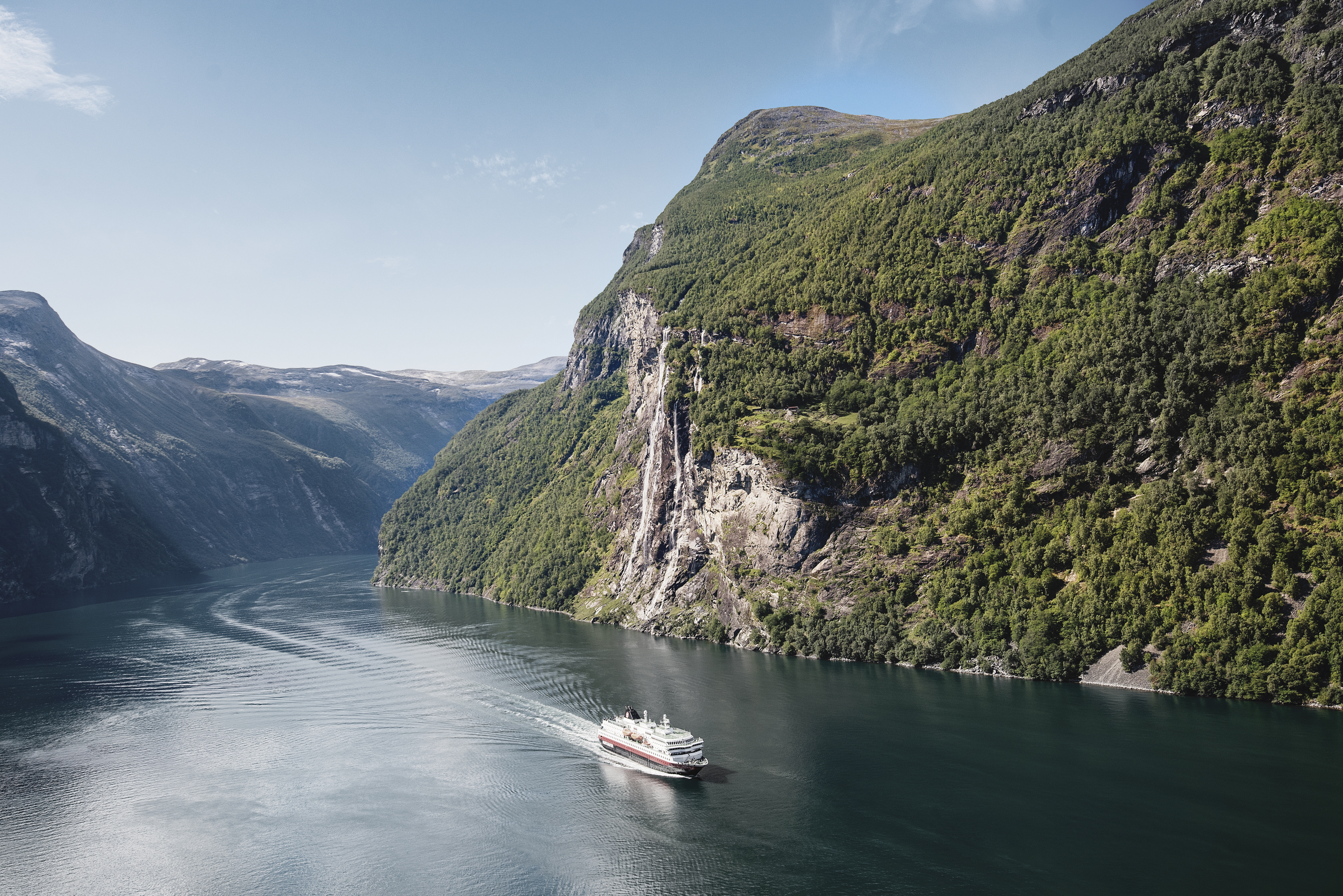 Hurtigruten im Land der Fjorde 