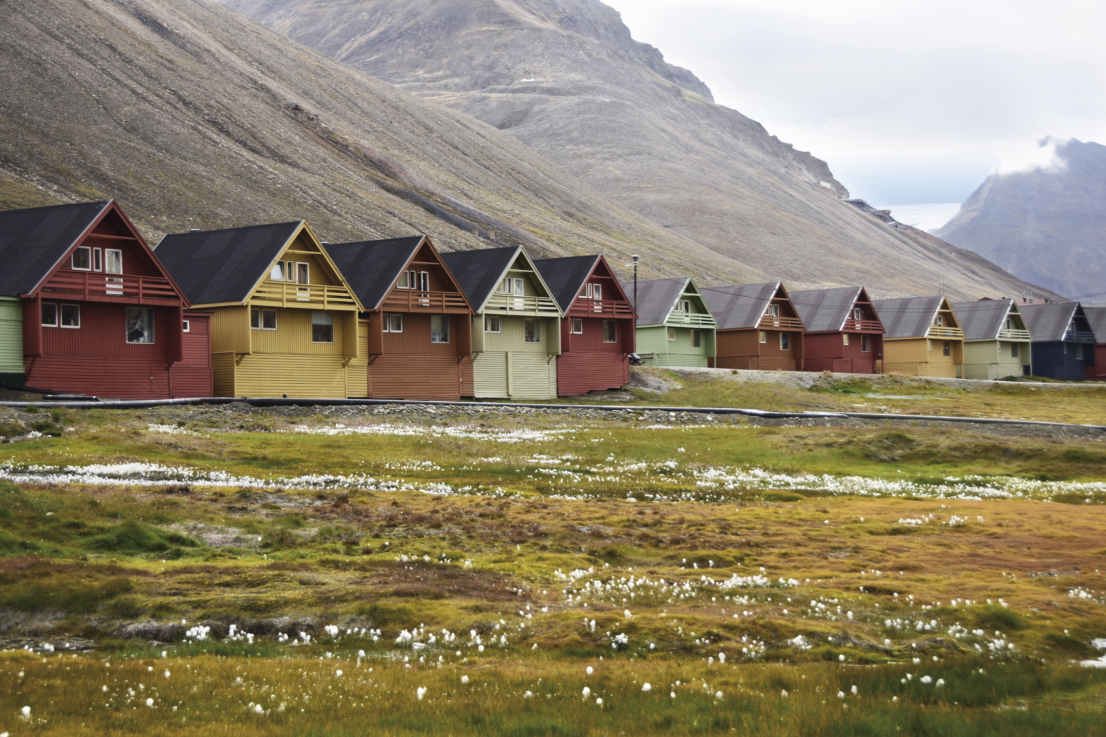 Longyearbyen liegt auf Spitzbergen, der grössten Insel im Svalbard-Archipel