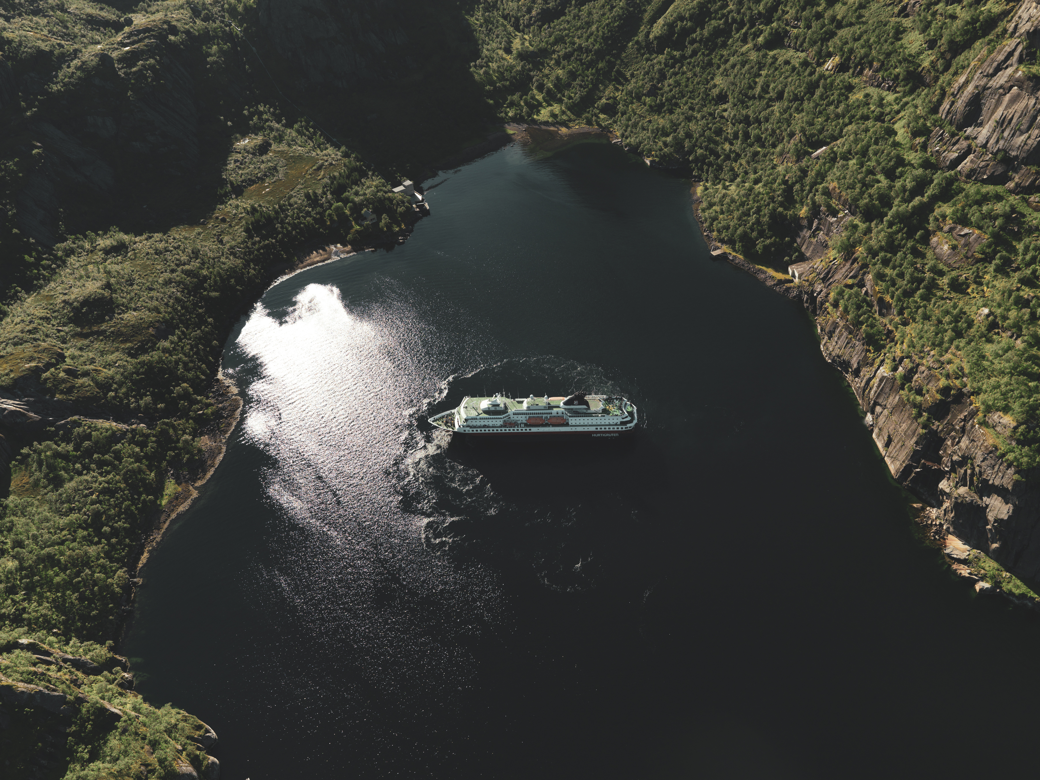 Hurtigruten, die schönste Seereise der Welt – klassische Rundreise Bergen – Kirkenes – Bergen