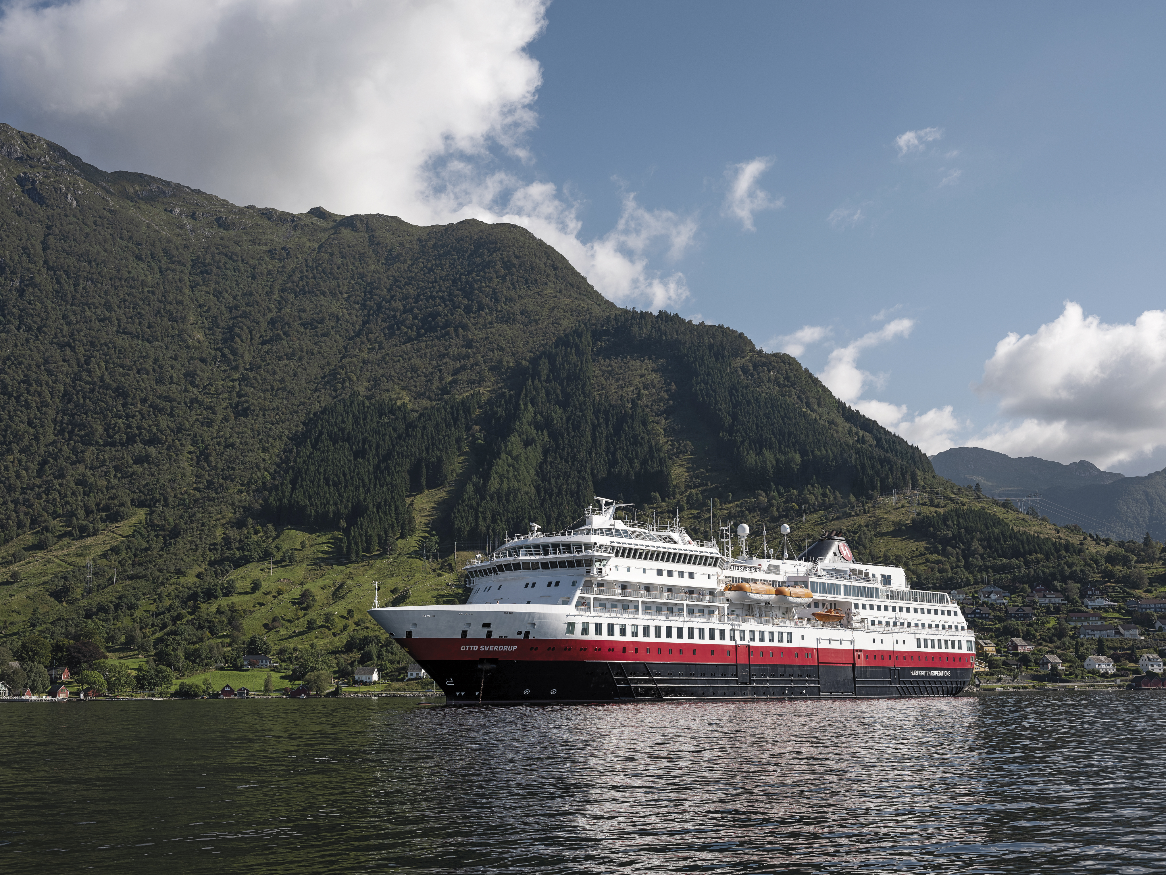 Hurtigruten Expedition - mit der MS Otto Sverdrup ab Hamburg entlang der Postschiffroute